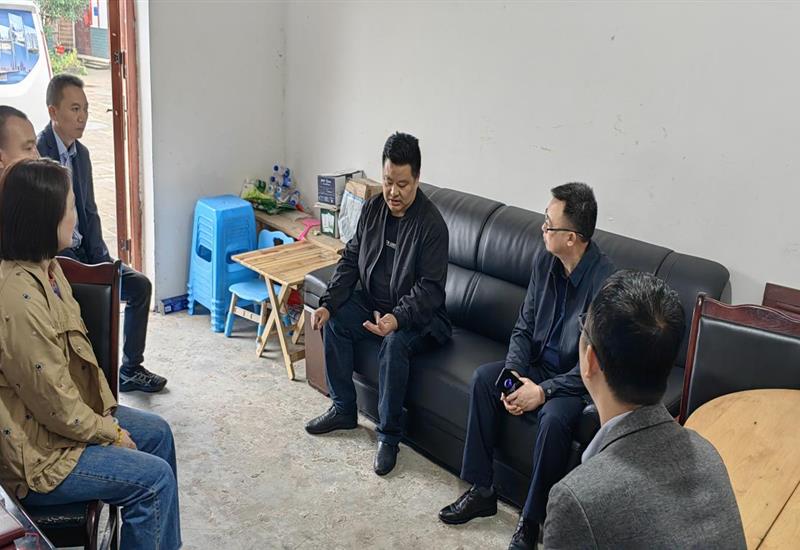 送温情、暖人心,乐鱼app最新版下载-乐鱼(中国)
房产班子成员走访慰问驻村工作队员_800-550 送温情、暖人心,乐鱼app最新版下载-乐鱼(中国)
房产班子成员走访慰问驻村工作队员_800-550